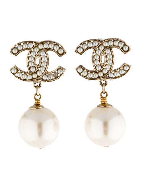 chanel pearl earrings drop|chanel earrings the real.